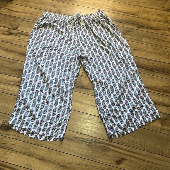 Lot of 2 Cacique Lounge Pants Paisley Print City View Print Women’s size 26/28 - Picture 1 of 12
